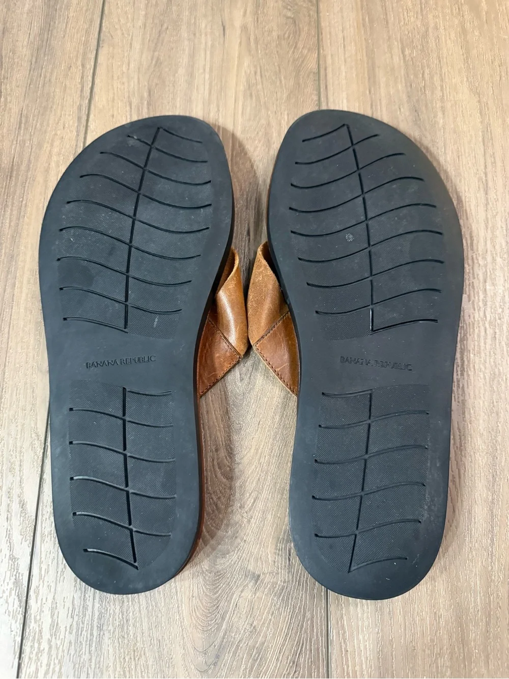 Banana Republic Men's Tan Brown Leather Thong Sandals